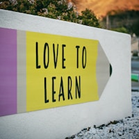 KIS International School logo